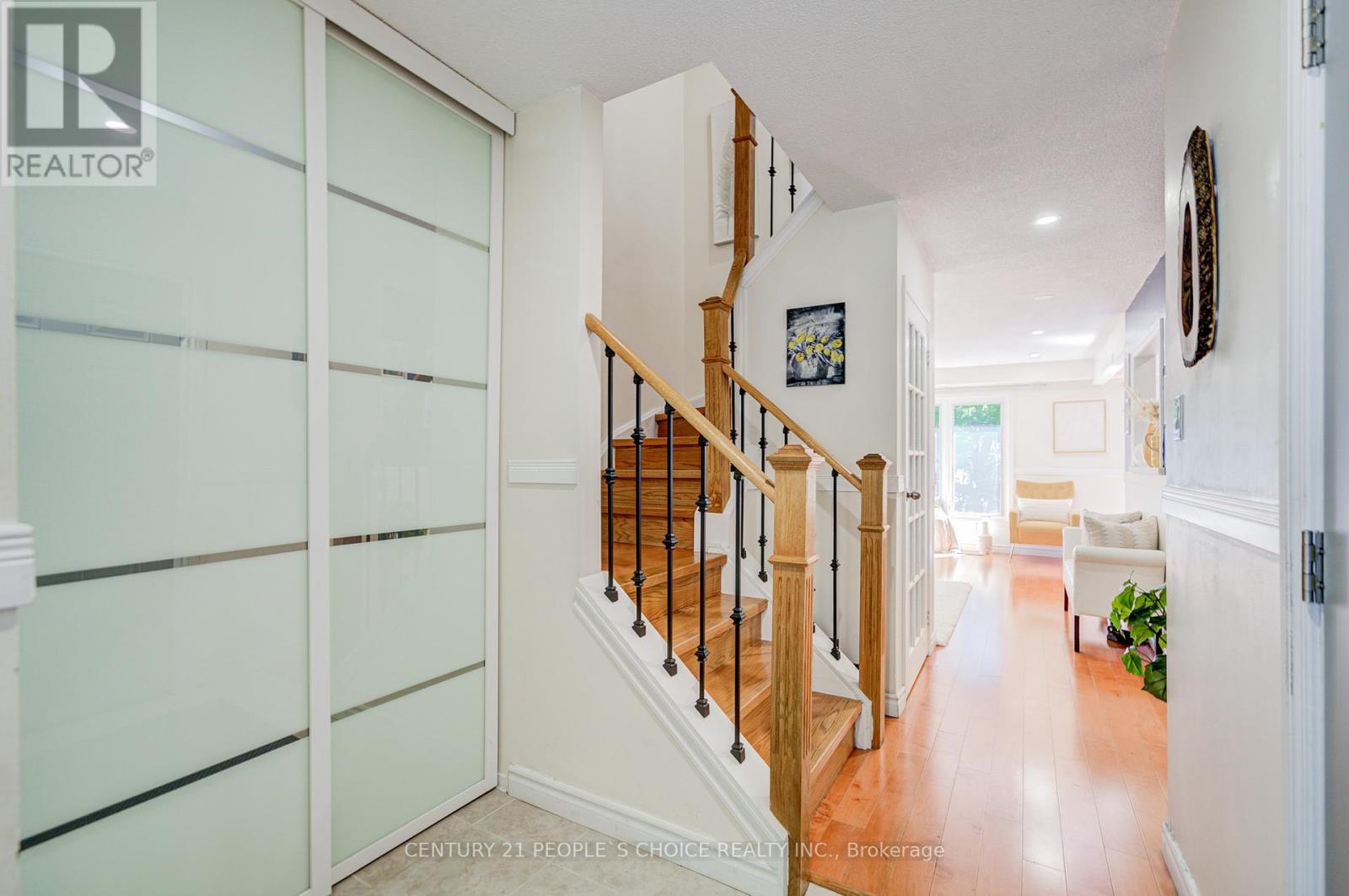 Photo 7 of 53 2766 Folkway Drive, Mississauga ON