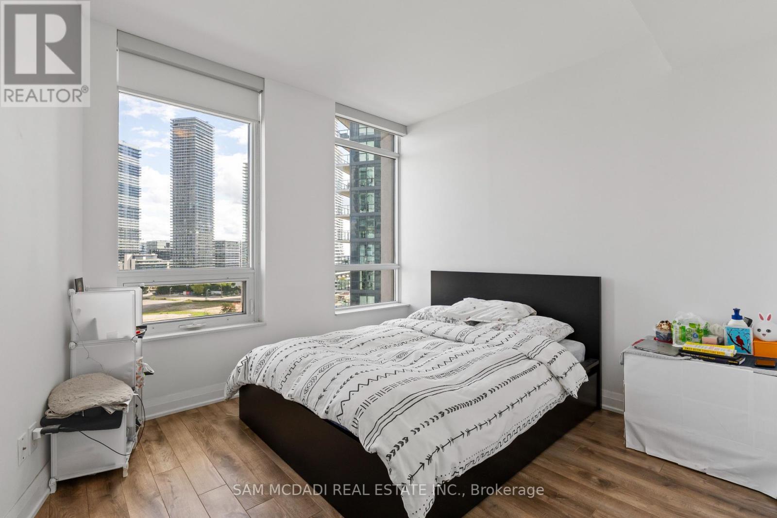 Photo 11 of 1109 36 Park Lawn Road, Toronto ON