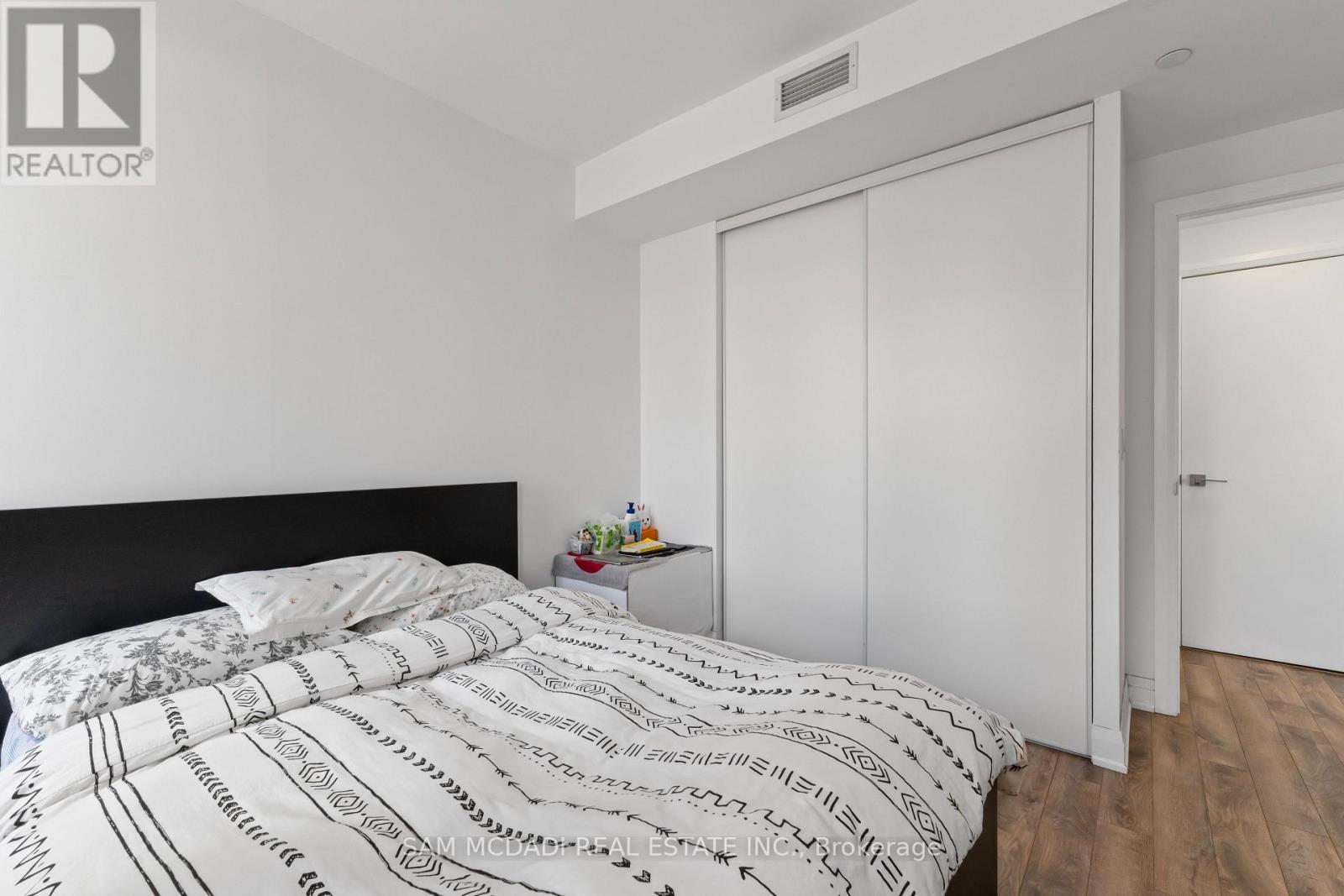 Photo 13 of 1109 36 Park Lawn Road, Toronto ON