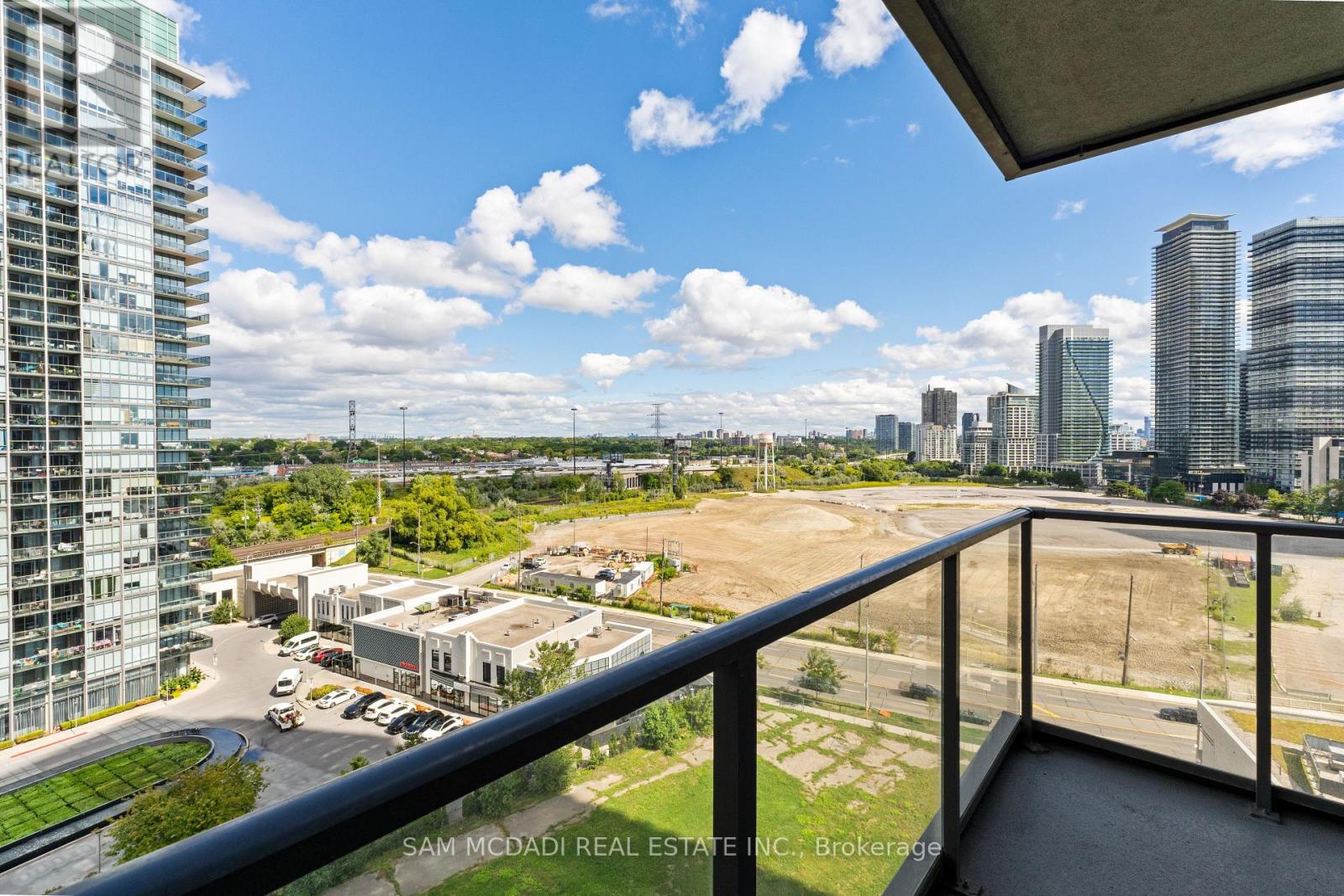 Photo 15 of 1109 36 Park Lawn Road, Toronto ON