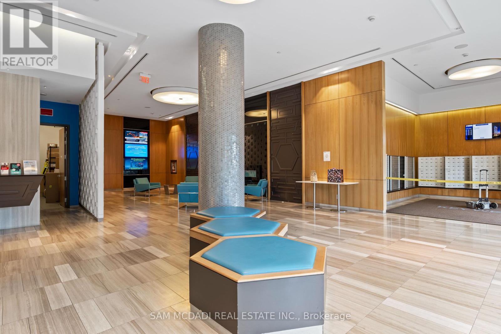 Photo 31 of 1109 36 Park Lawn Road, Toronto ON