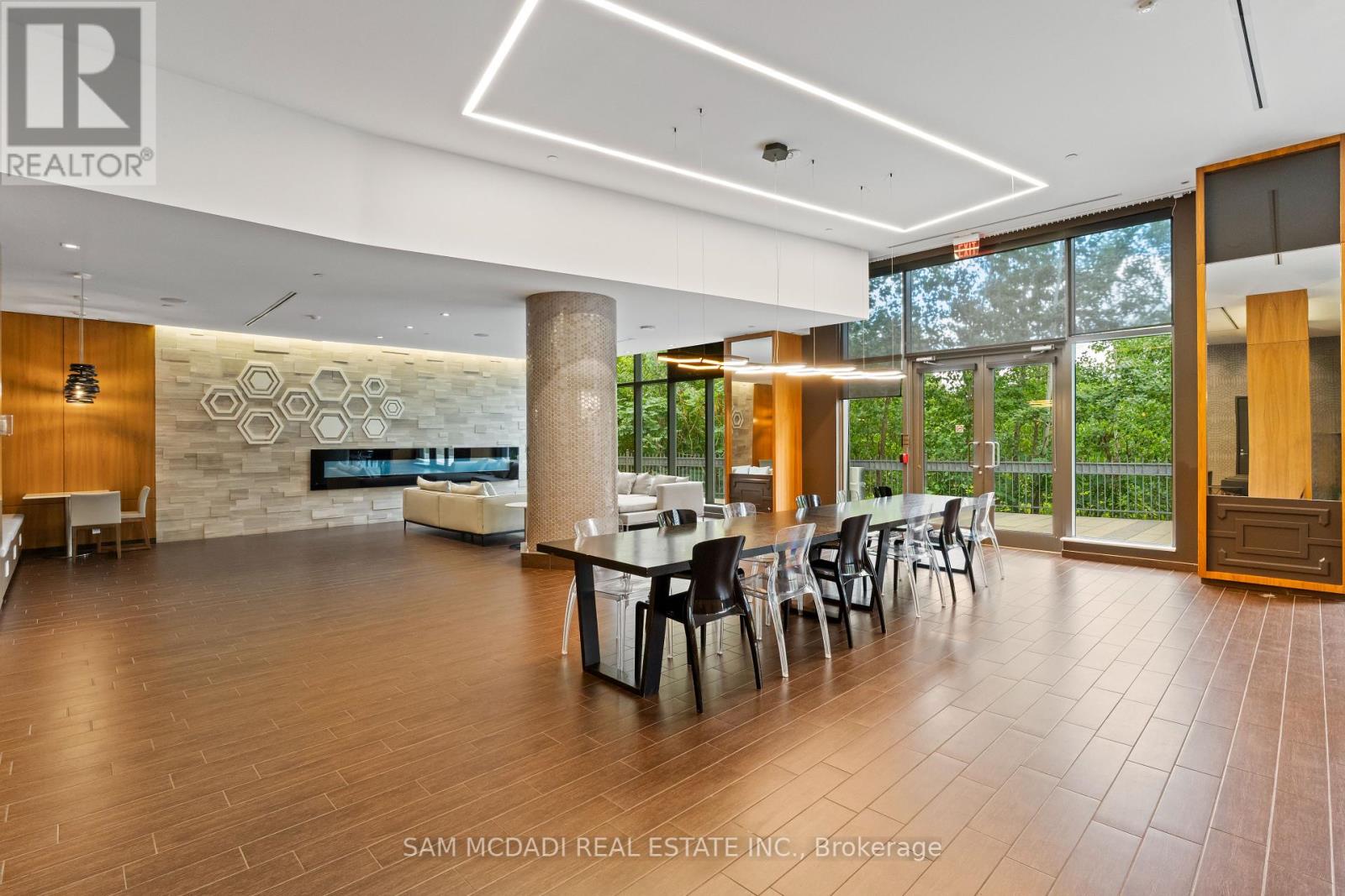 Photo 34 of 1109 36 Park Lawn Road, Toronto ON