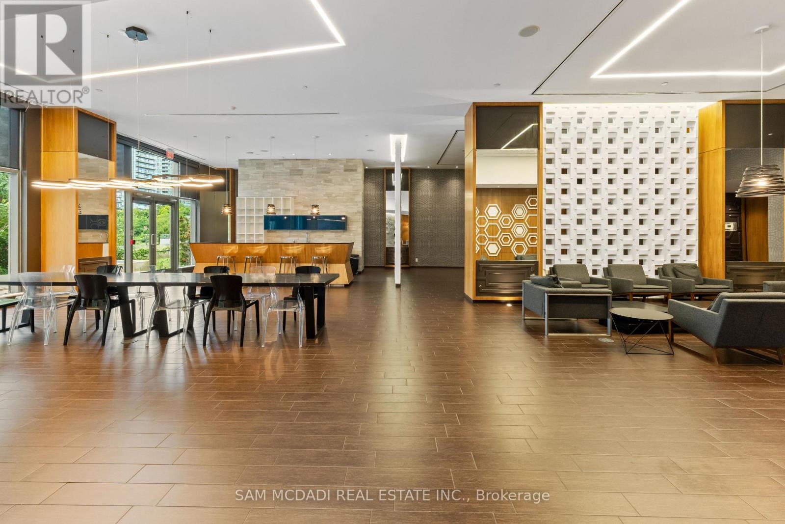 Photo 37 of 1109 36 Park Lawn Road, Toronto ON
