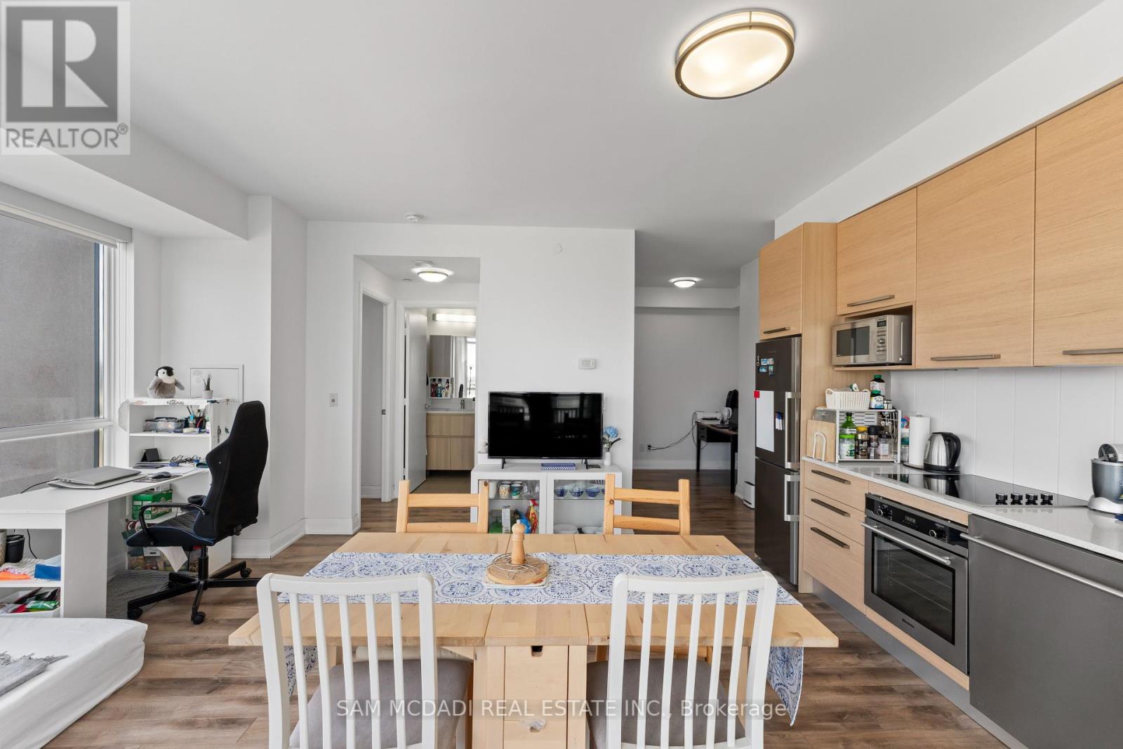 Photo 6 of 1109 36 Park Lawn Road, Toronto ON