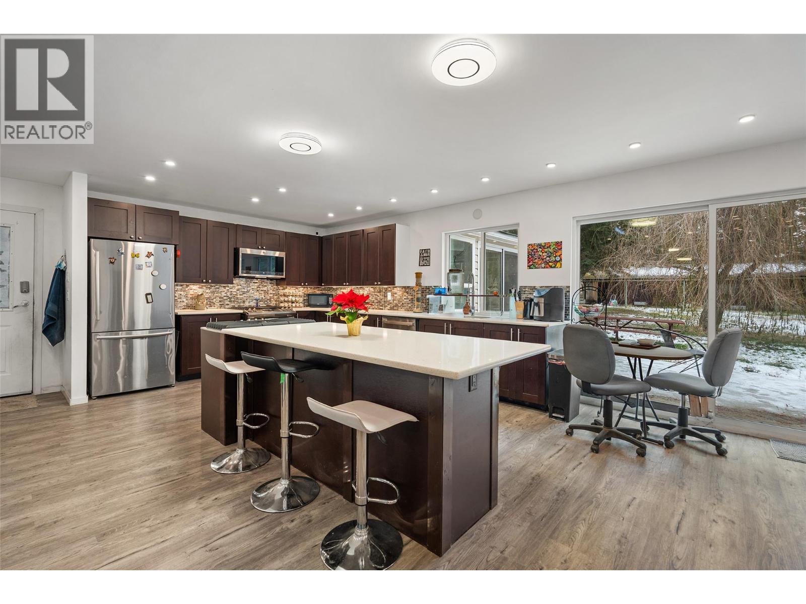 3023 Highway 3, Hedley