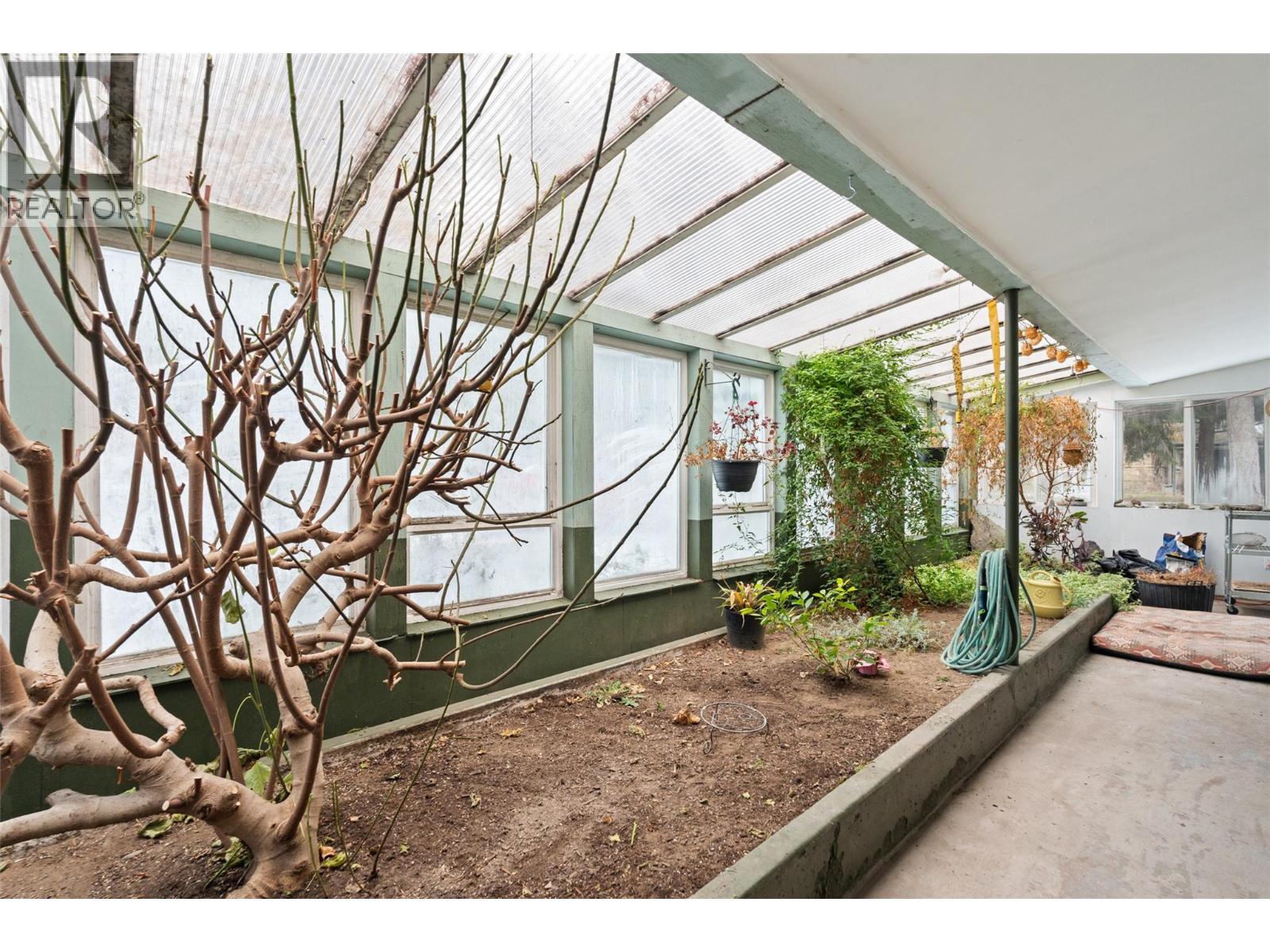 3023 Highway 3, Hedley
