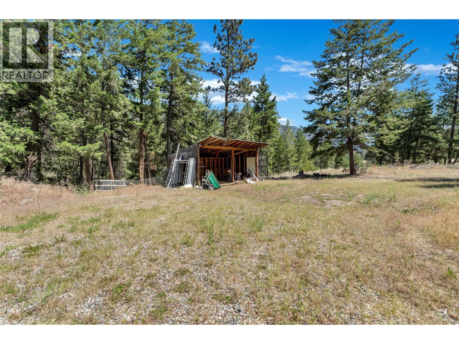 3023 Highway 3, Hedley