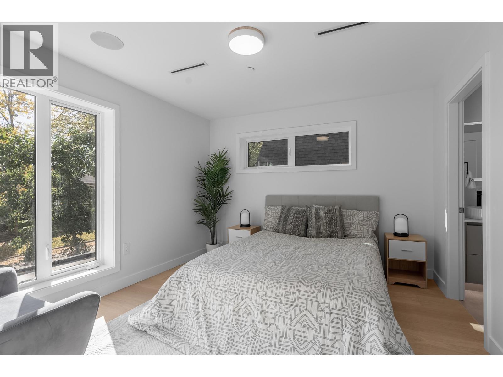Photo 14 of 1 4215 W 13 Th Avenue, Vancouver BC