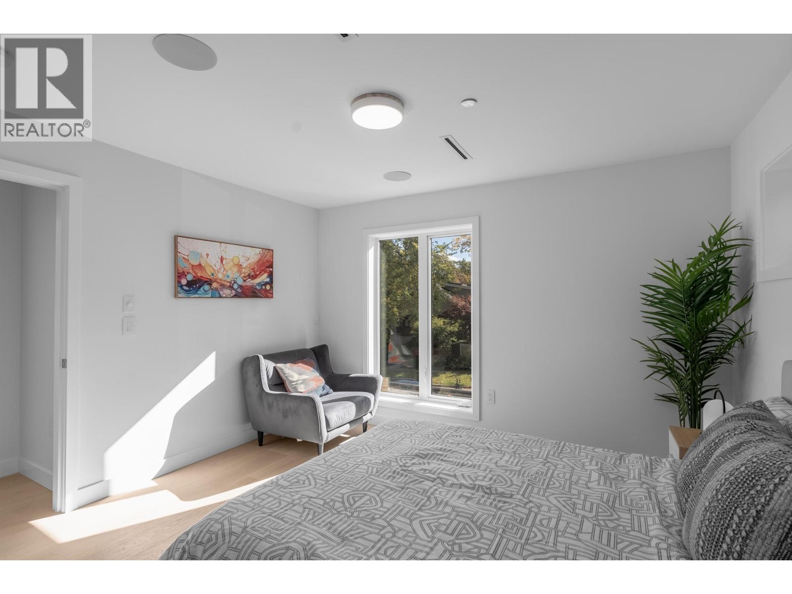Photo 16 of 1 4215 W 13 Th Avenue, Vancouver BC