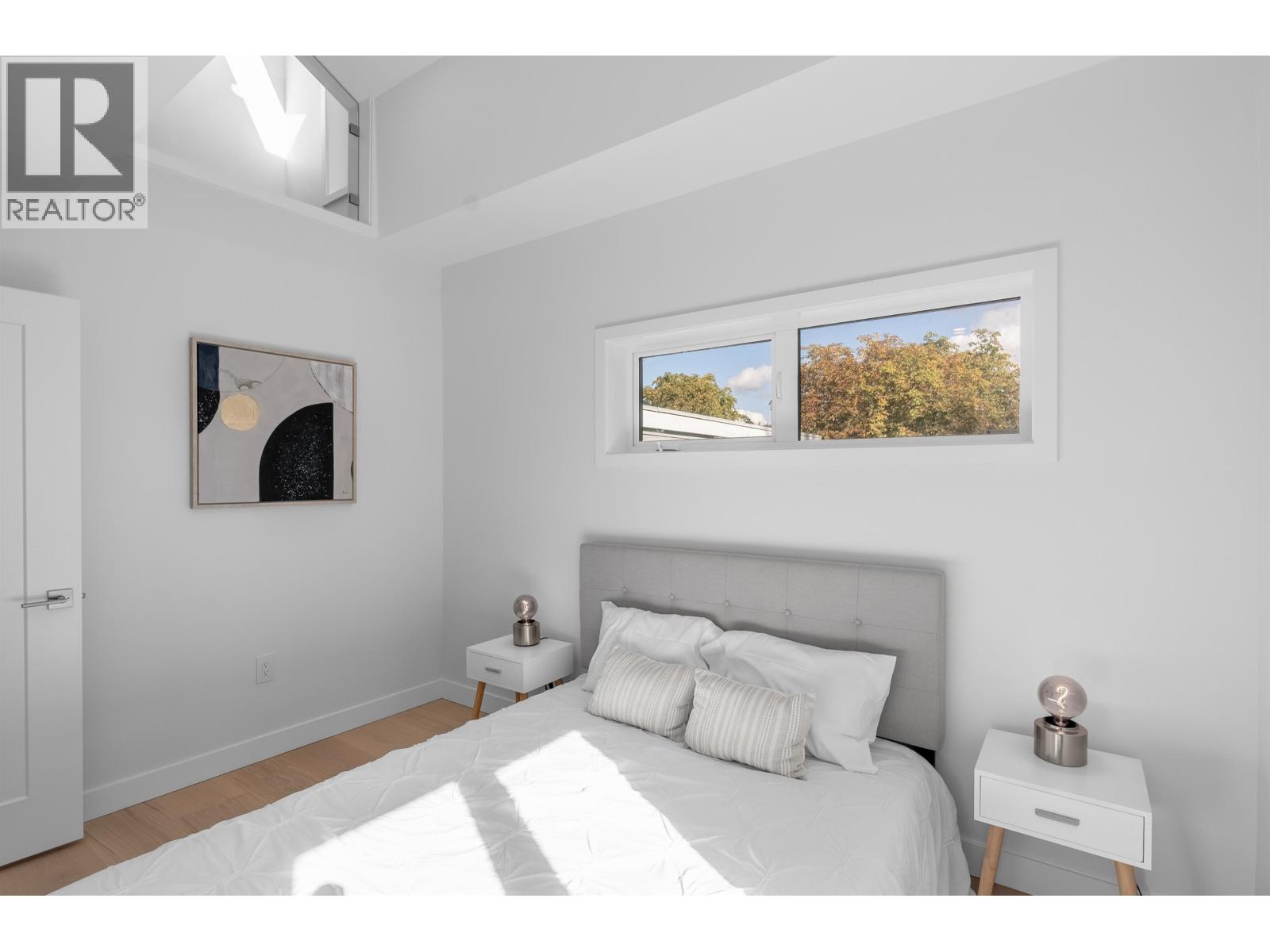 Photo 13 of 1 4215 W 13 Th Avenue, Vancouver BC