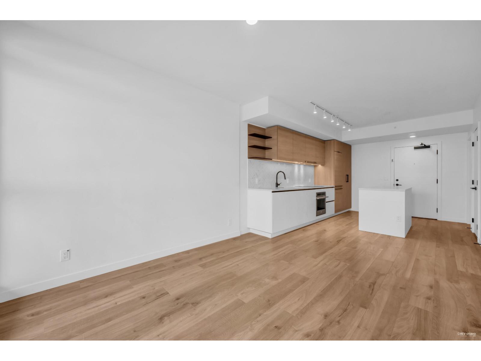 Photo 3 of 1506 10448 University Drive, Surrey BC