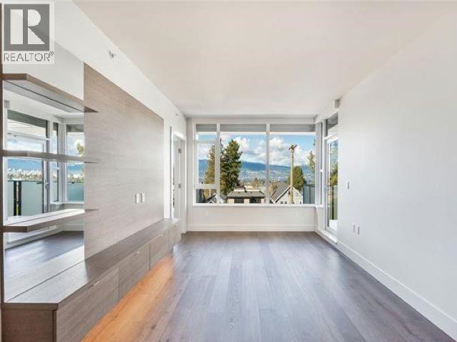 Photo 4 of 303 3639 W 16th Avenue, Vancouver BC