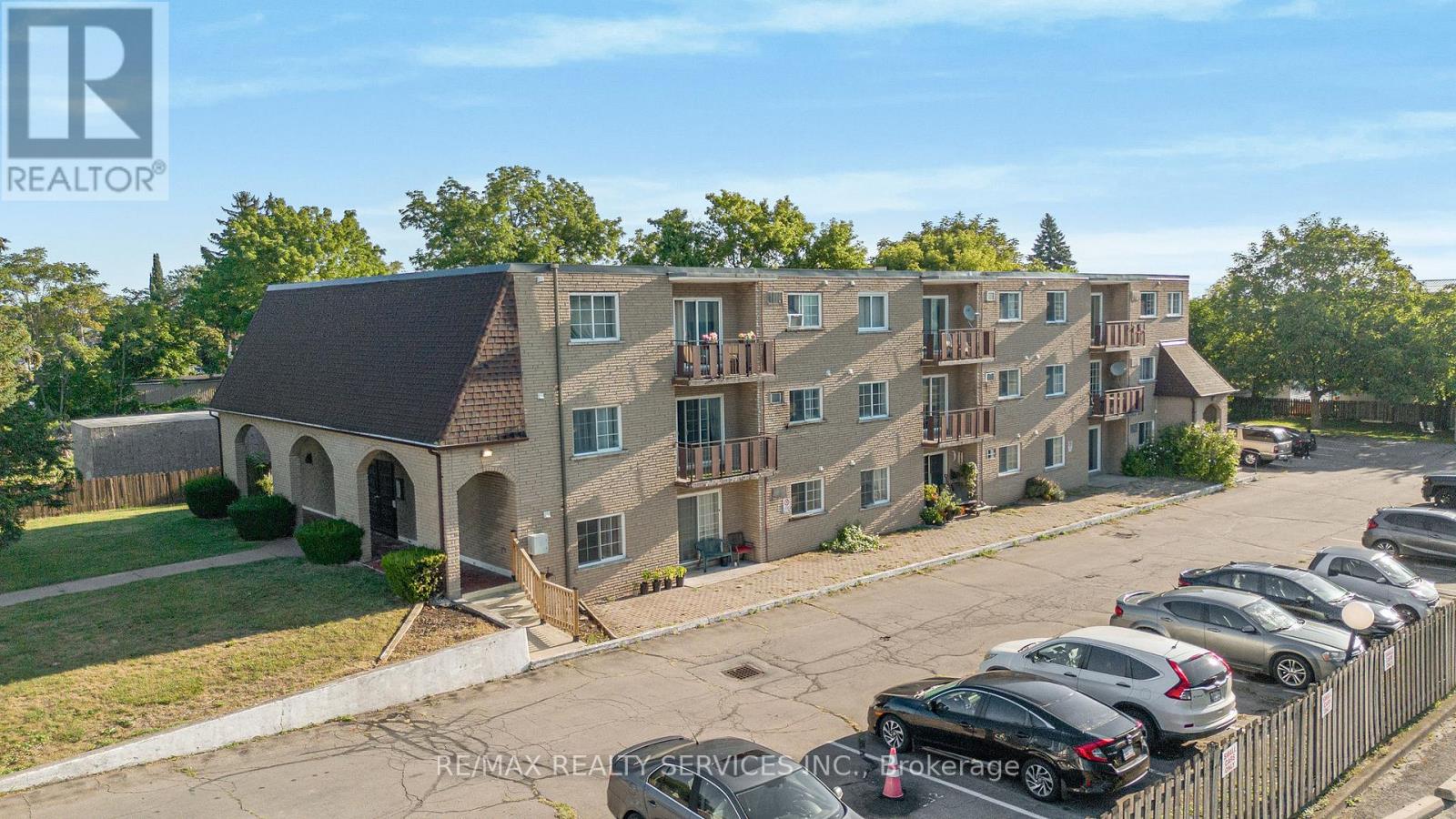 Photo 1 of 202 4218 Portage Road, Niagara Falls ON