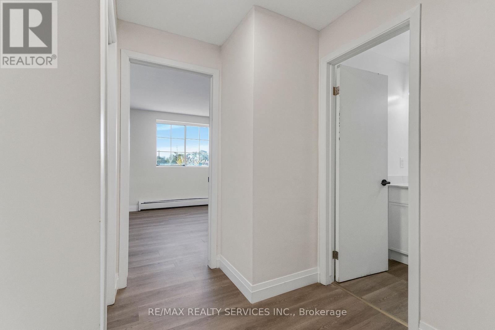 Photo 13 of 202 4218 Portage Road, Niagara Falls ON