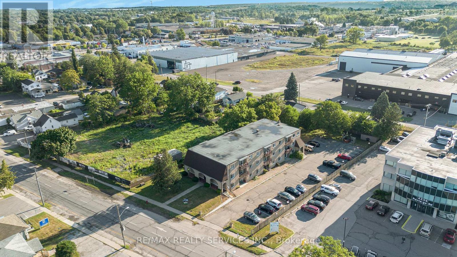 Photo 23 of 202 4218 Portage Road, Niagara Falls ON