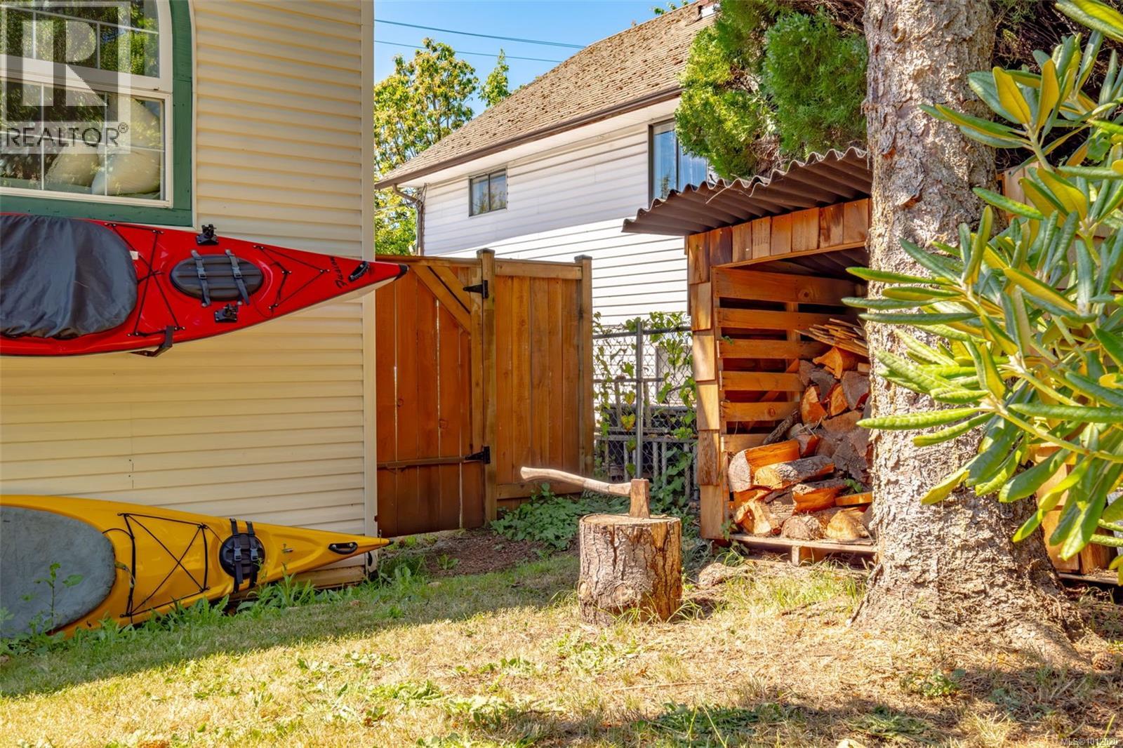 Photo 43 of 536 Bradley St, Nanaimo BC