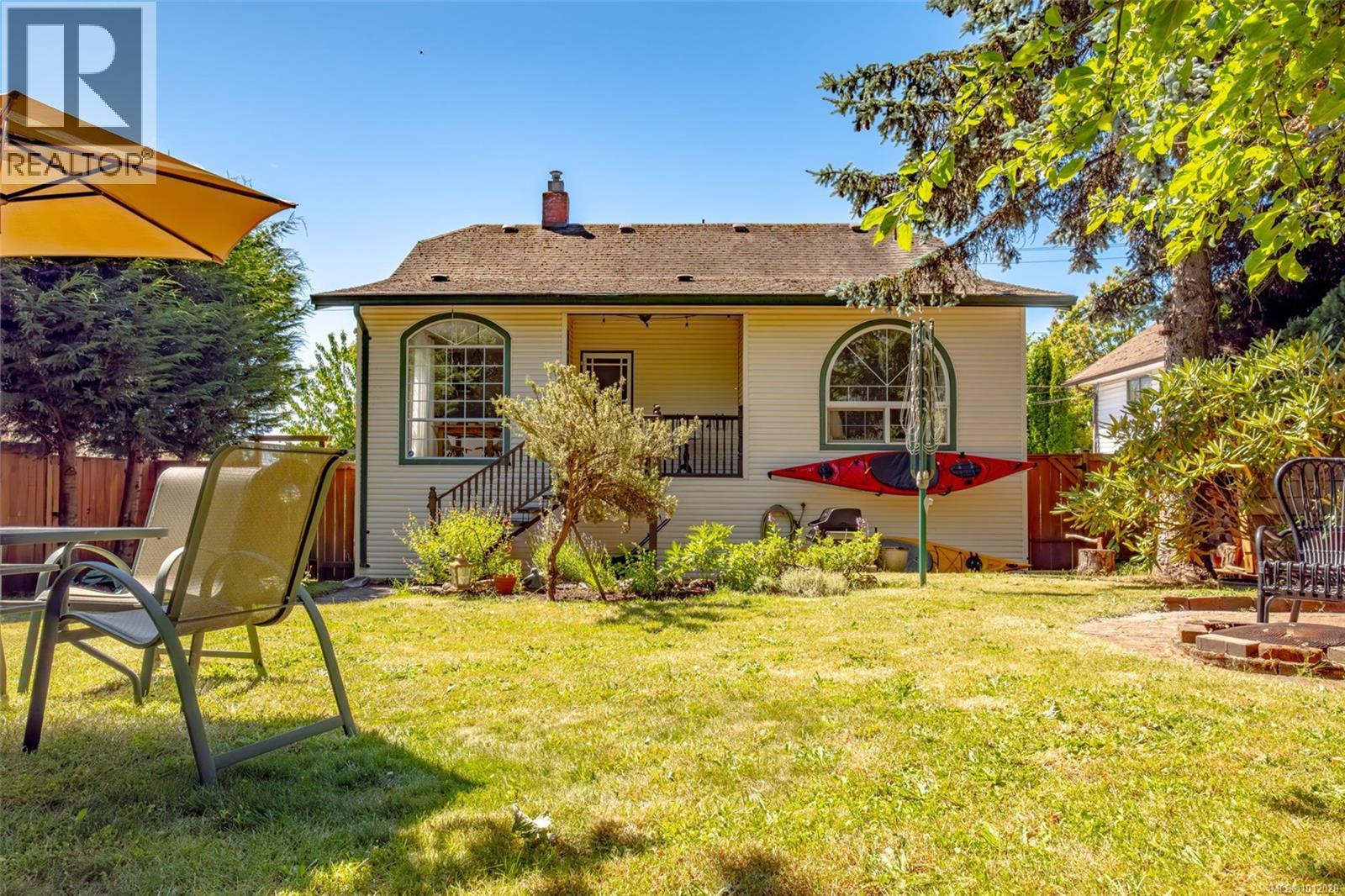 Photo 47 of 536 Bradley St, Nanaimo BC