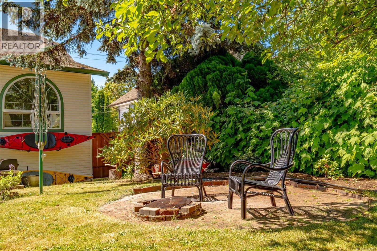 Photo 48 of 536 Bradley St, Nanaimo BC