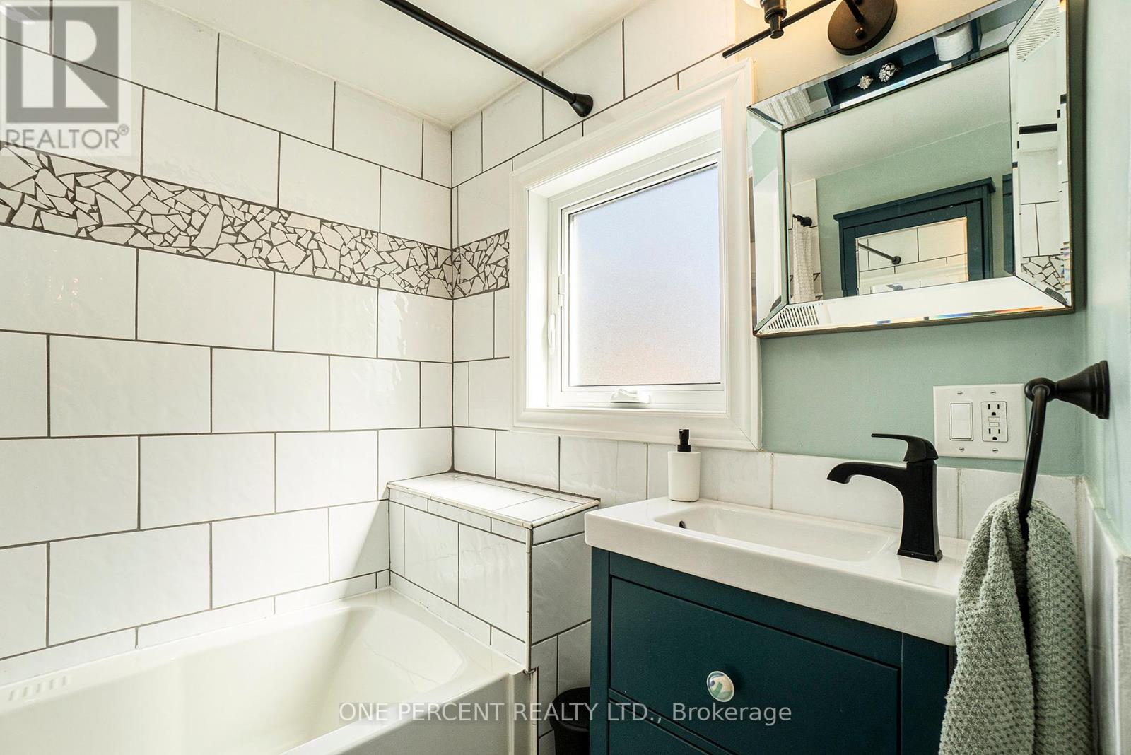 Photo 23 of 266 Bradley Avenue, Ottawa ON