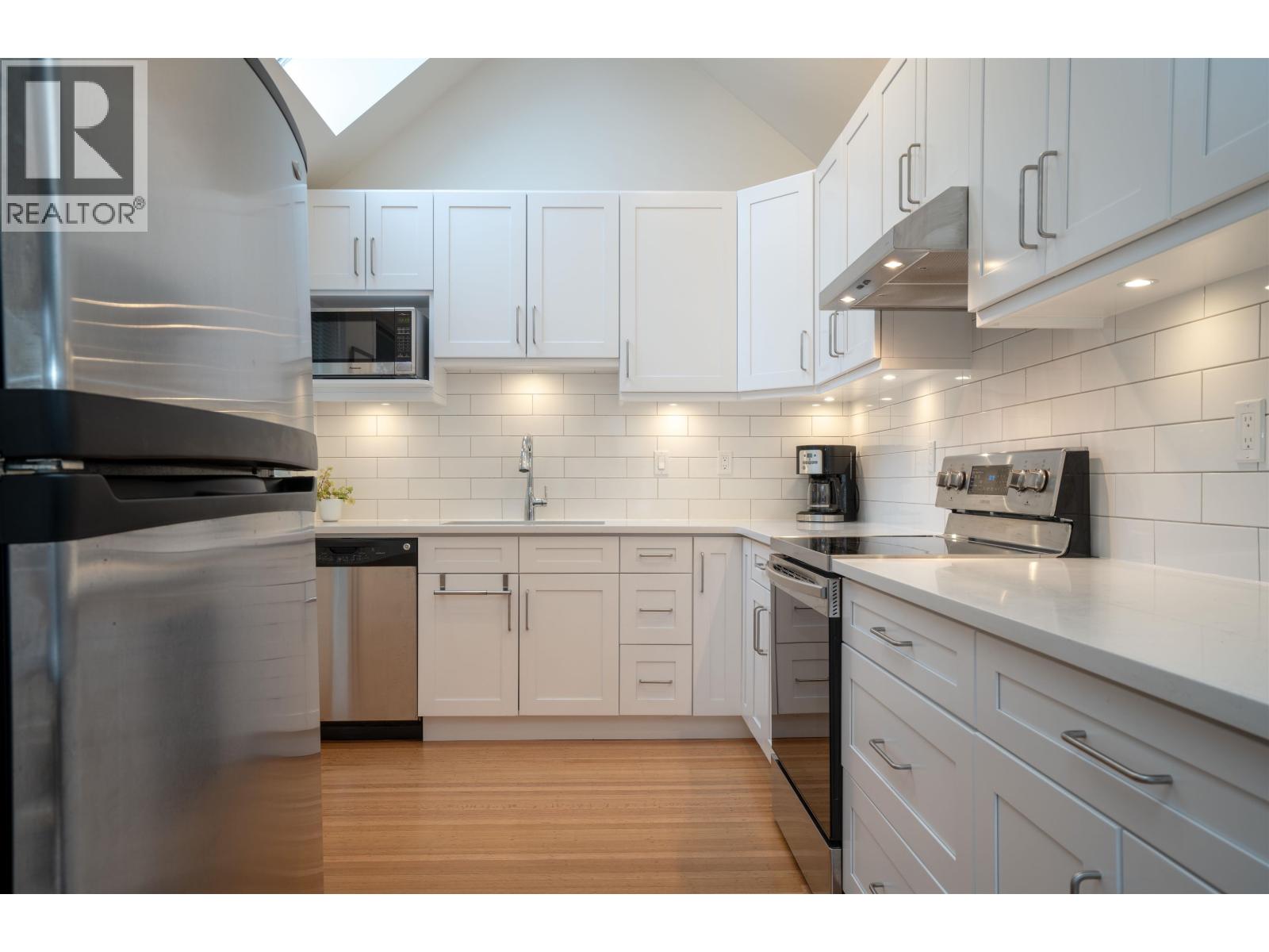 1346 LABURNUM STREET, Vancouver