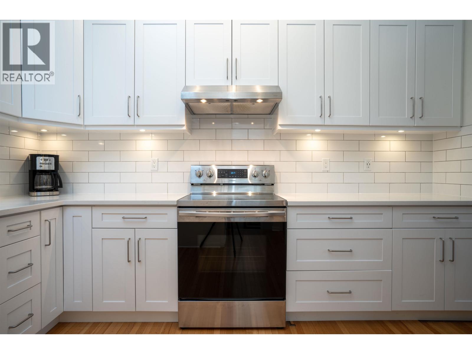 1346 LABURNUM STREET, Vancouver