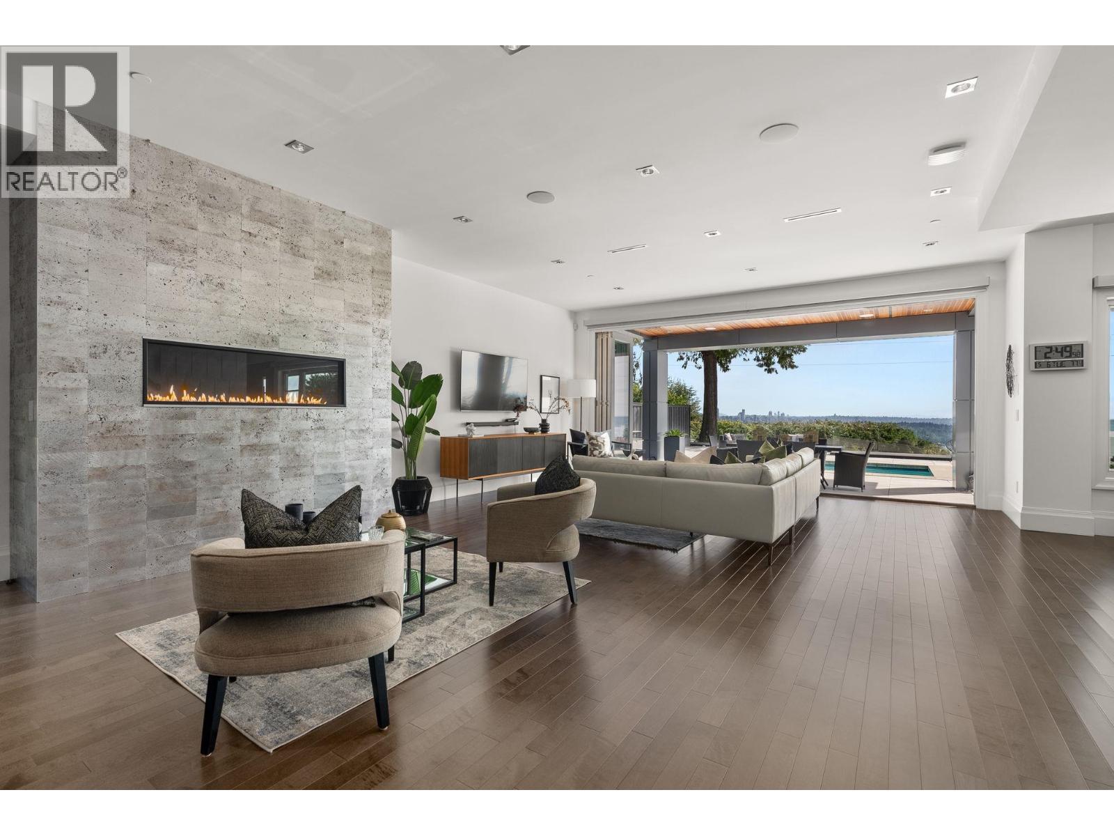 1265 QUEENS AVENUE, West Vancouver