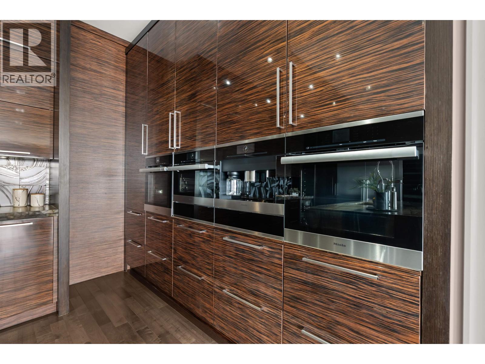 1265 QUEENS AVENUE, West Vancouver