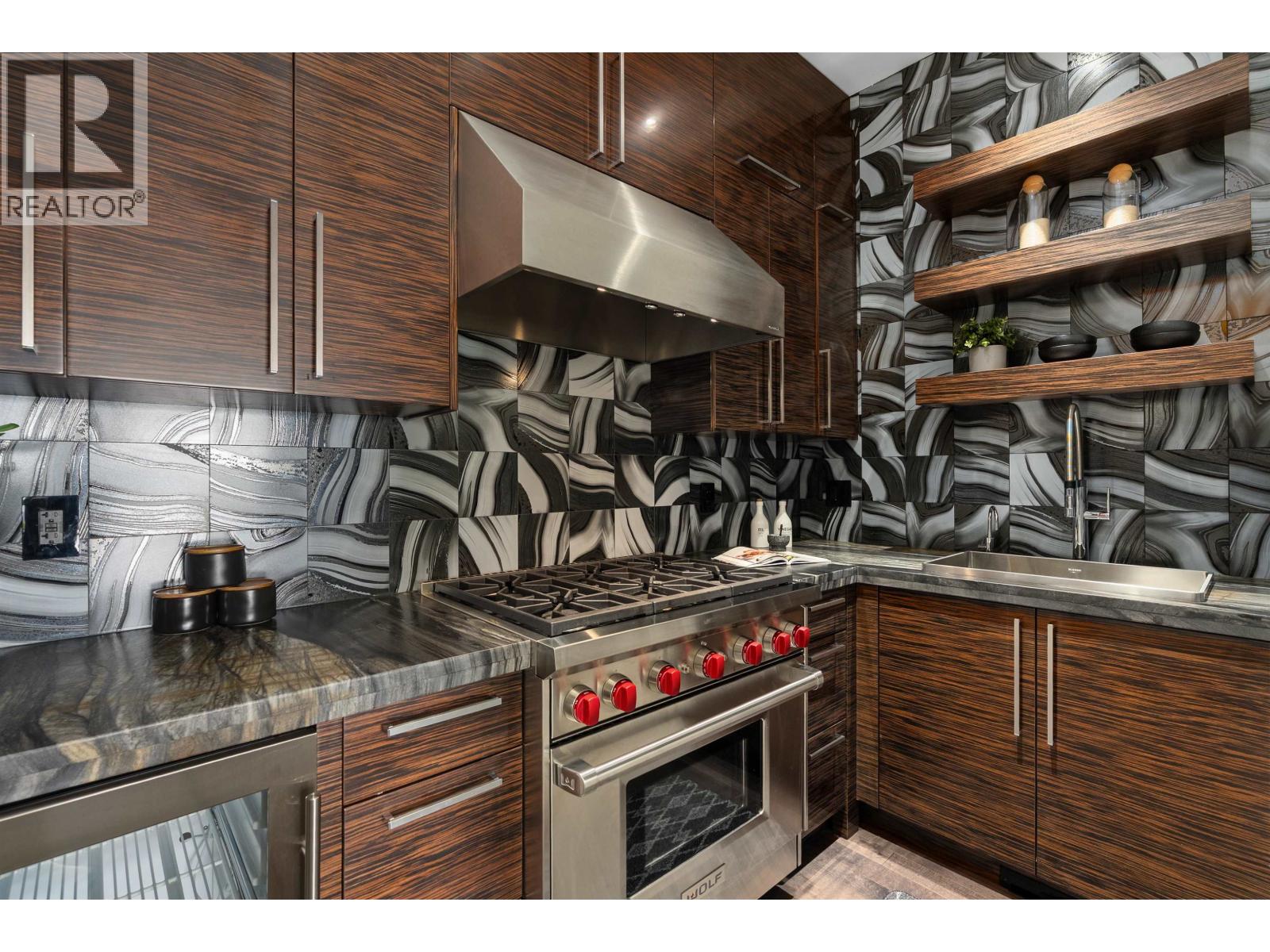 1265 QUEENS AVENUE, West Vancouver