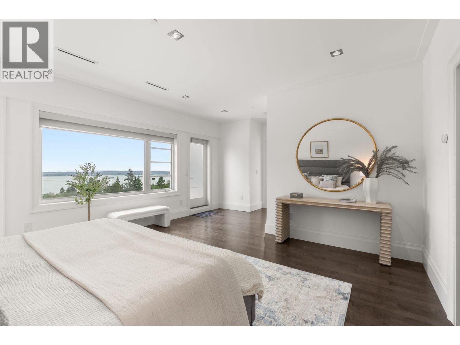 1265 QUEENS AVENUE, West Vancouver