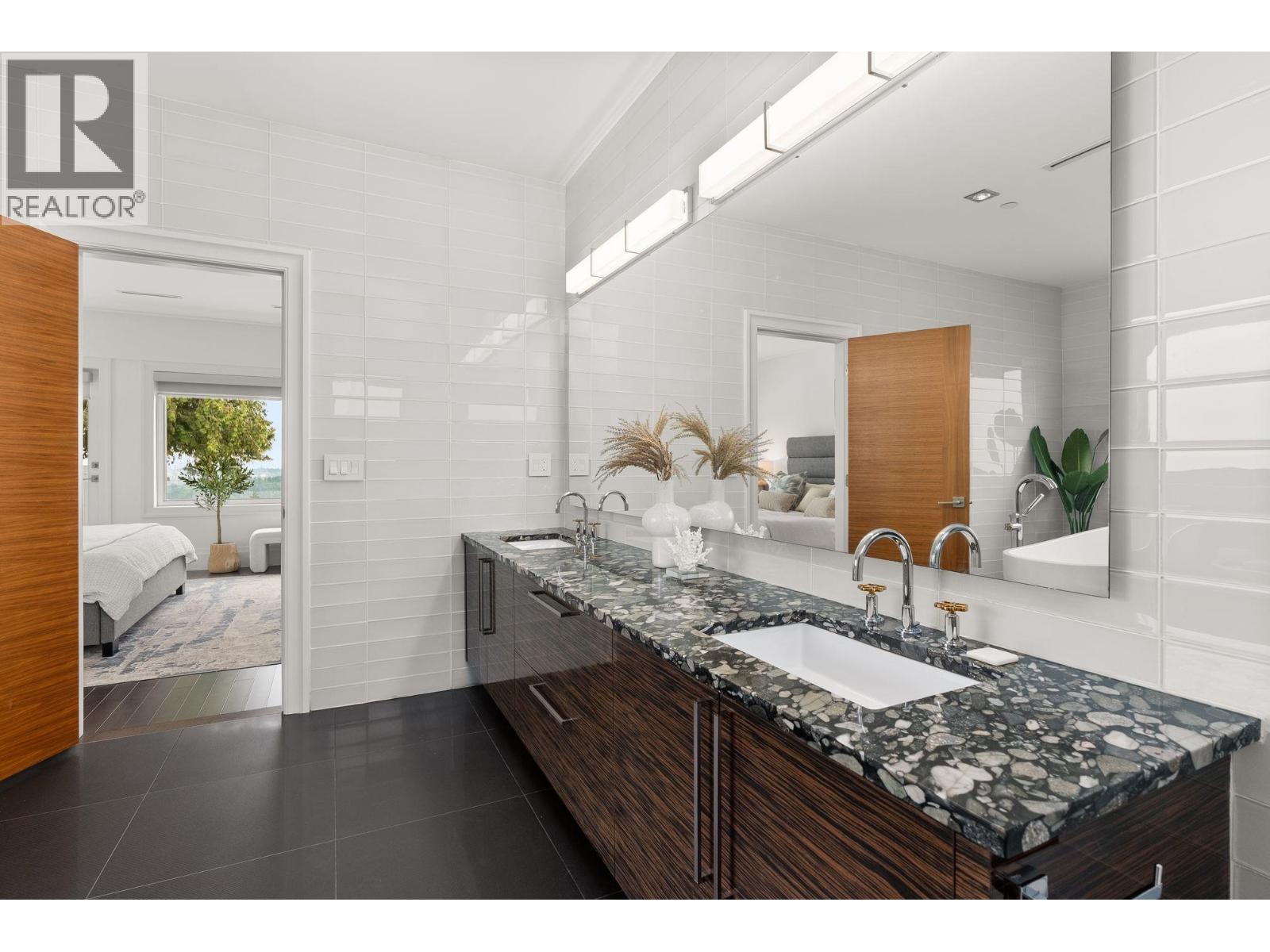 1265 QUEENS AVENUE, West Vancouver