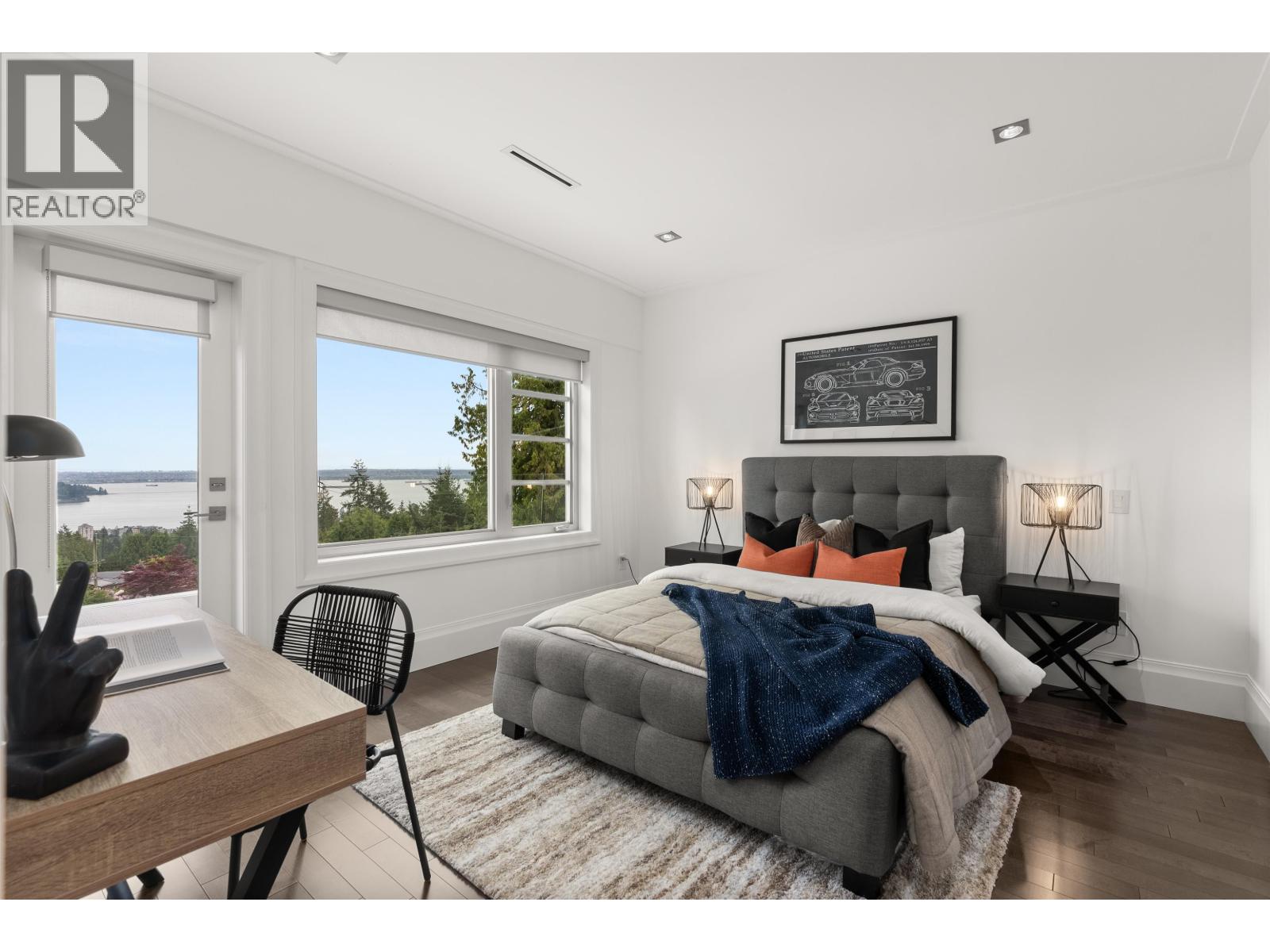 1265 QUEENS AVENUE, West Vancouver