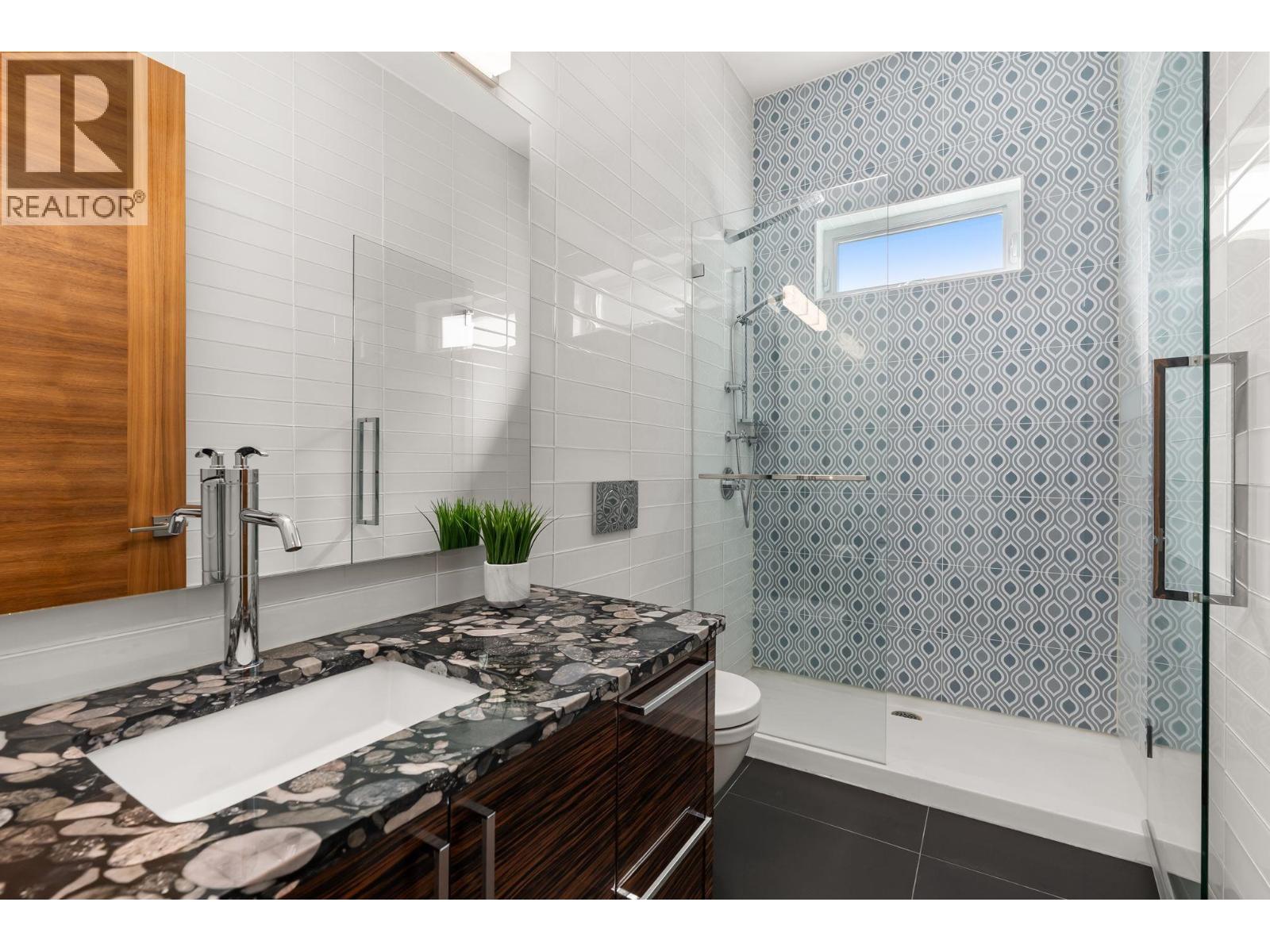 1265 QUEENS AVENUE, West Vancouver