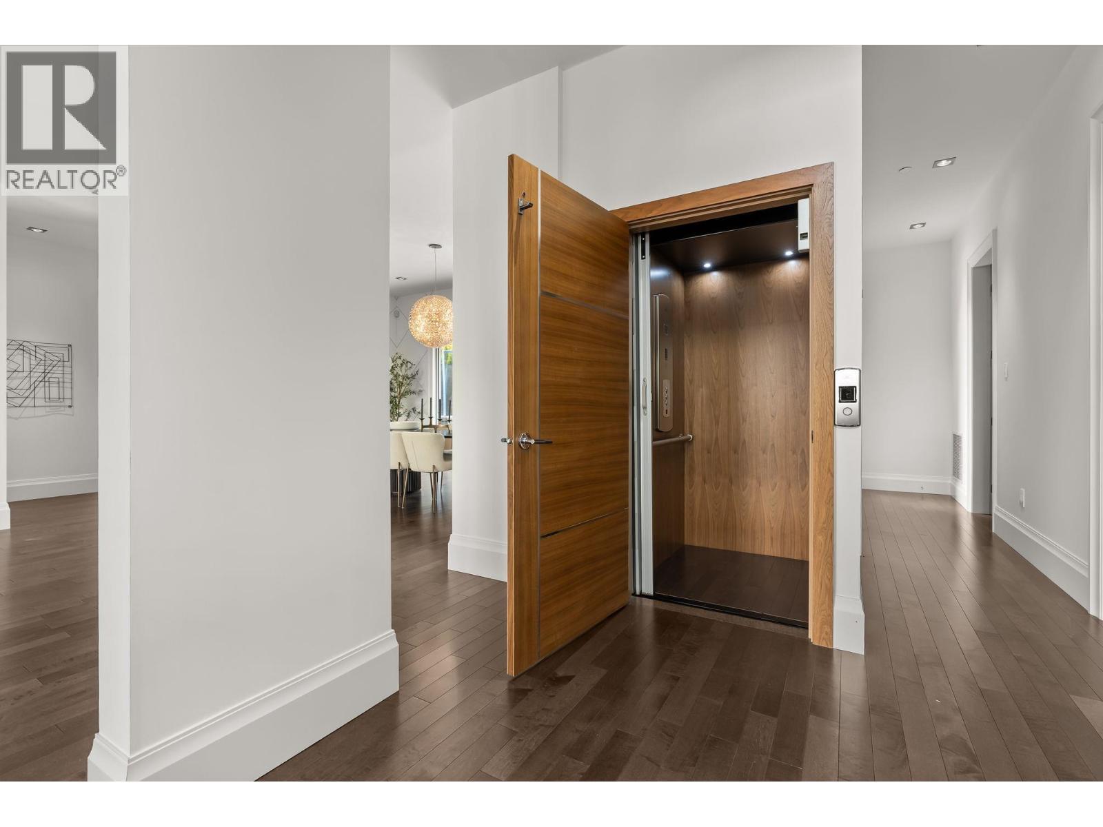 1265 QUEENS AVENUE, West Vancouver