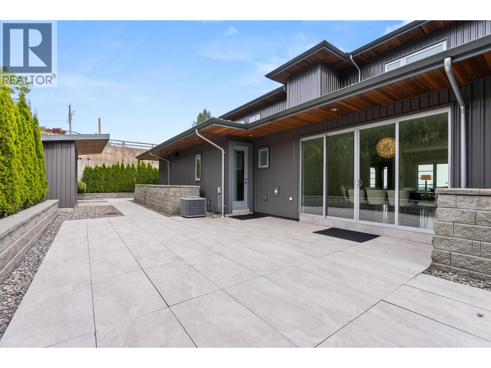 1265 QUEENS AVENUE, West Vancouver
