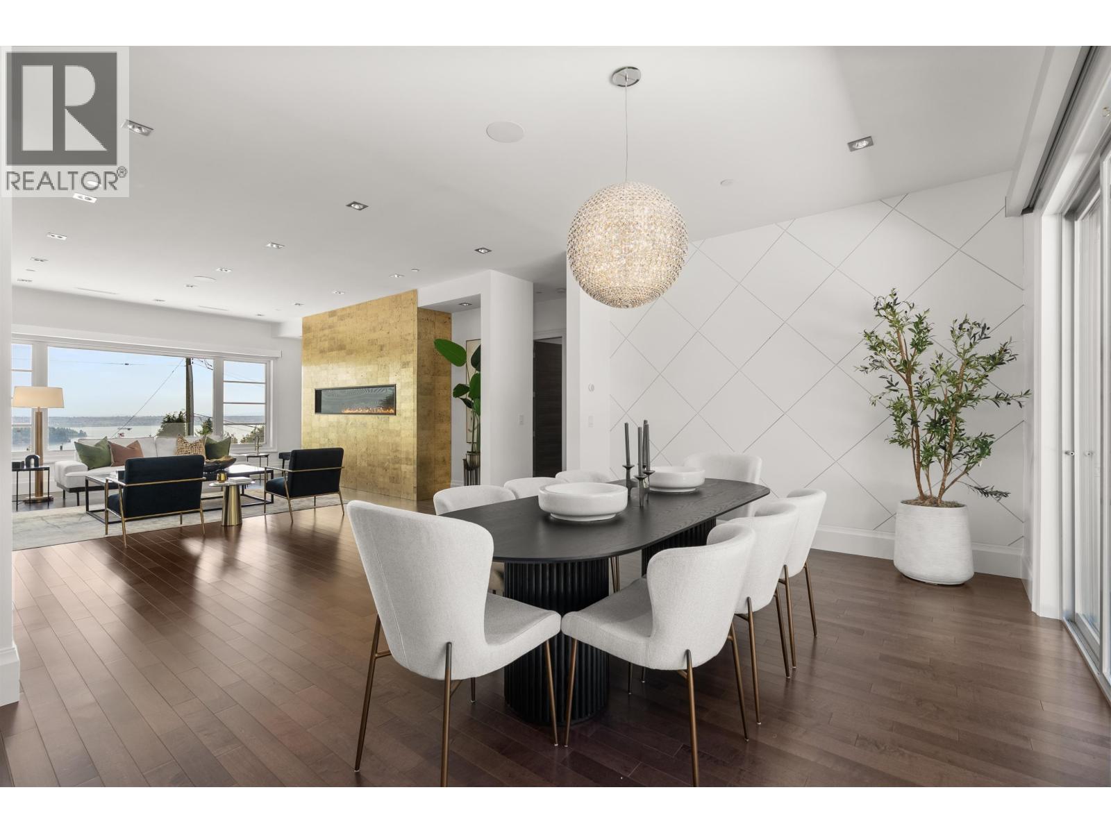 1265 QUEENS AVENUE, West Vancouver