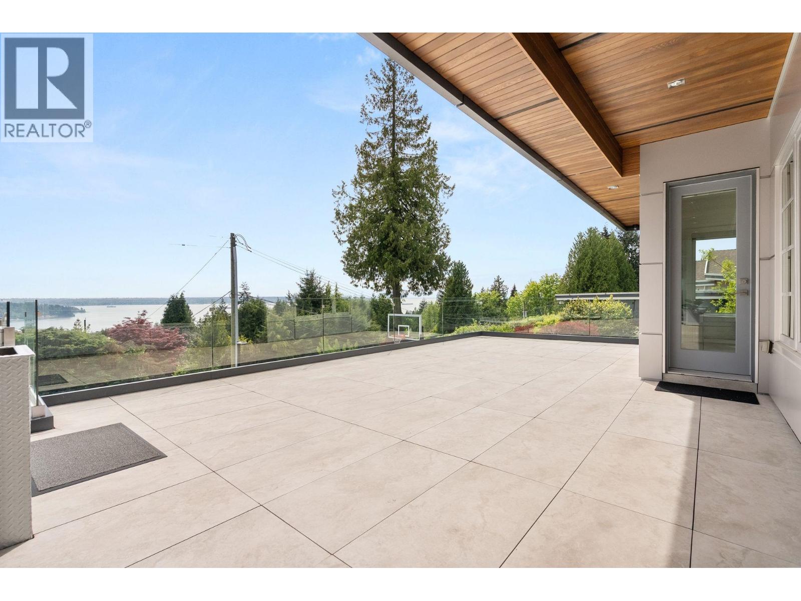1265 QUEENS AVENUE, West Vancouver