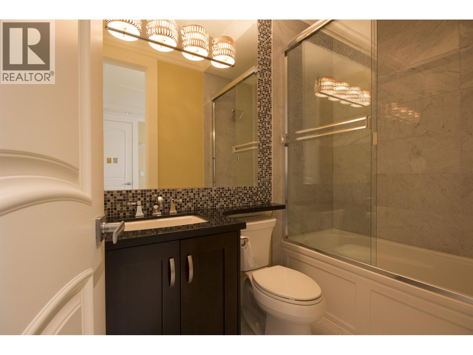 Photo 37 of 7928 Sunnyholme Crescent, Richmond BC