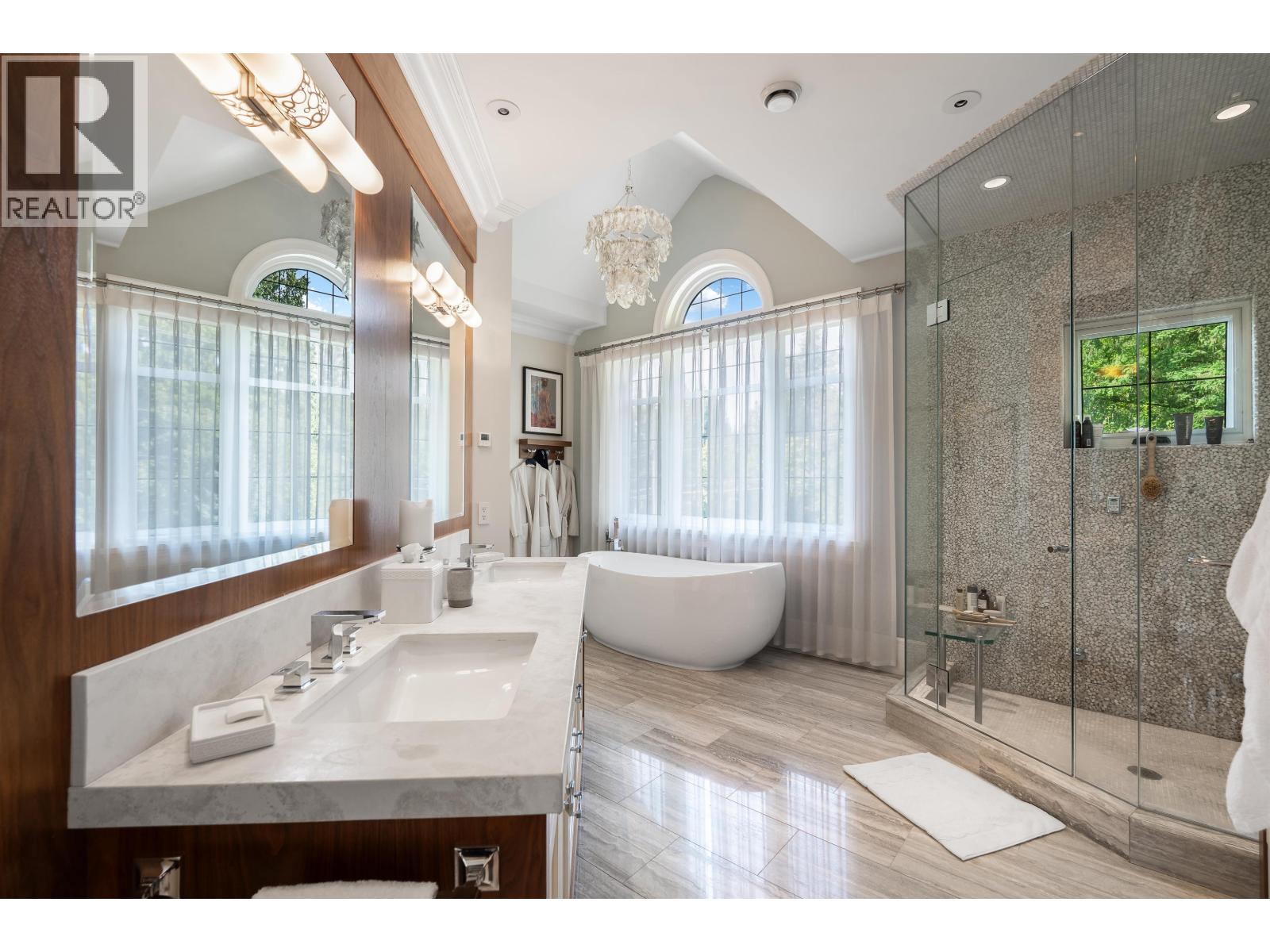 Photo 27 of 8112 Government Road, Burnaby BC