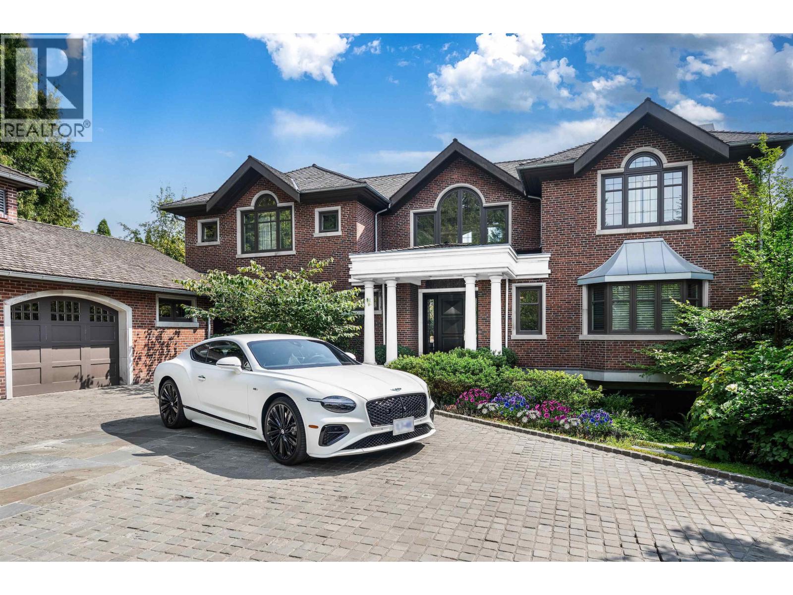 Photo 8 of 8112 Government Road, Burnaby BC
