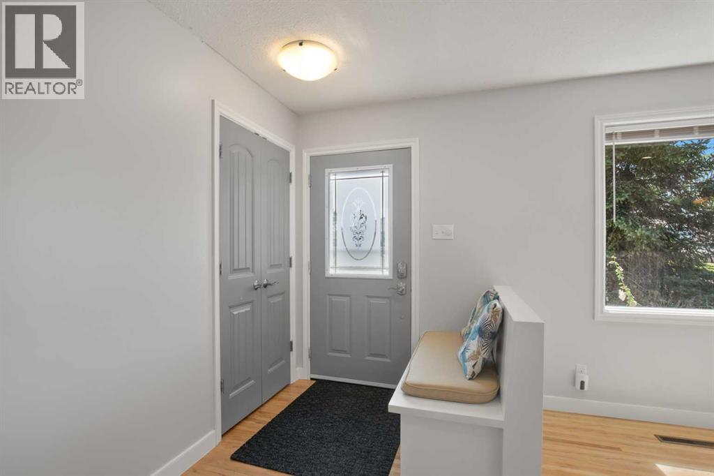 Photo 7 of 4912 43 Street, Innisfail AB