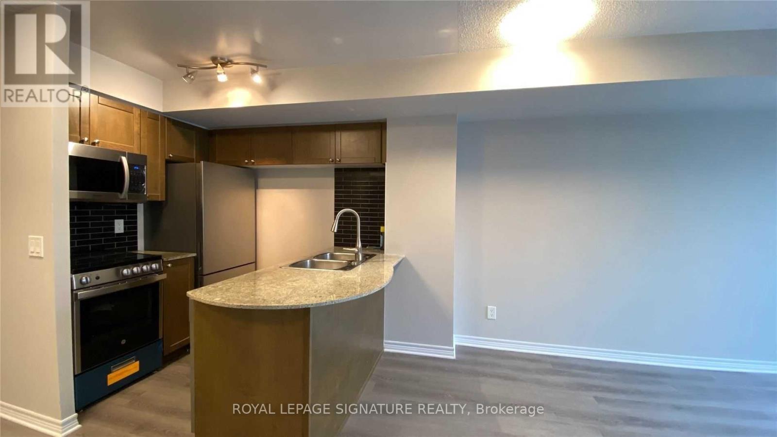 Photo 11 of 1215 763 Bay Street, Toronto ON