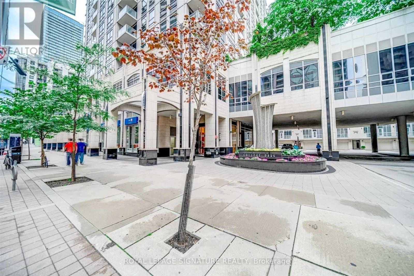 Photo 2 of 1215 763 Bay Street, Toronto ON
