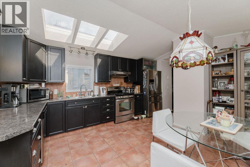 83 1413 SUNSHINE COAST HIGHWAY, Gibsons