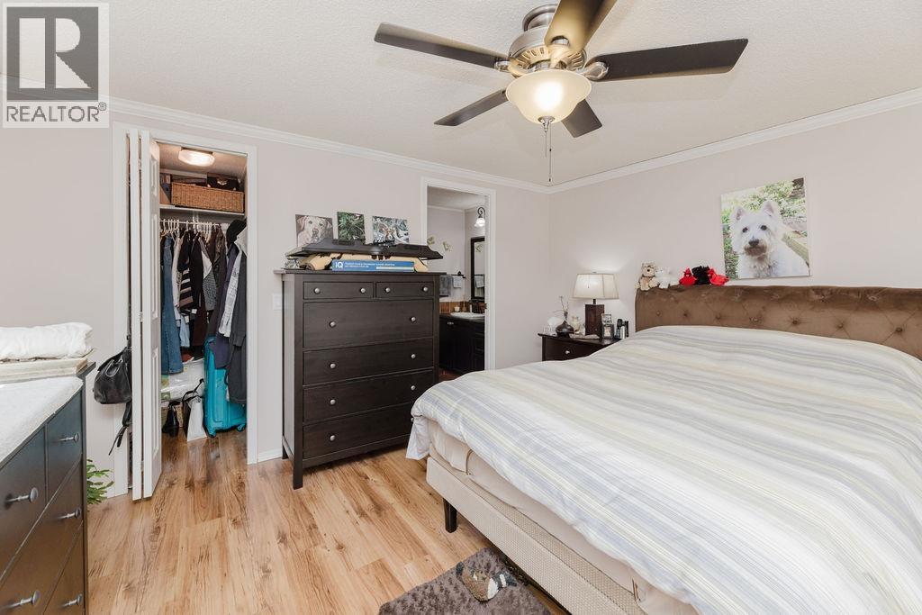 83 1413 SUNSHINE COAST HIGHWAY, Gibsons