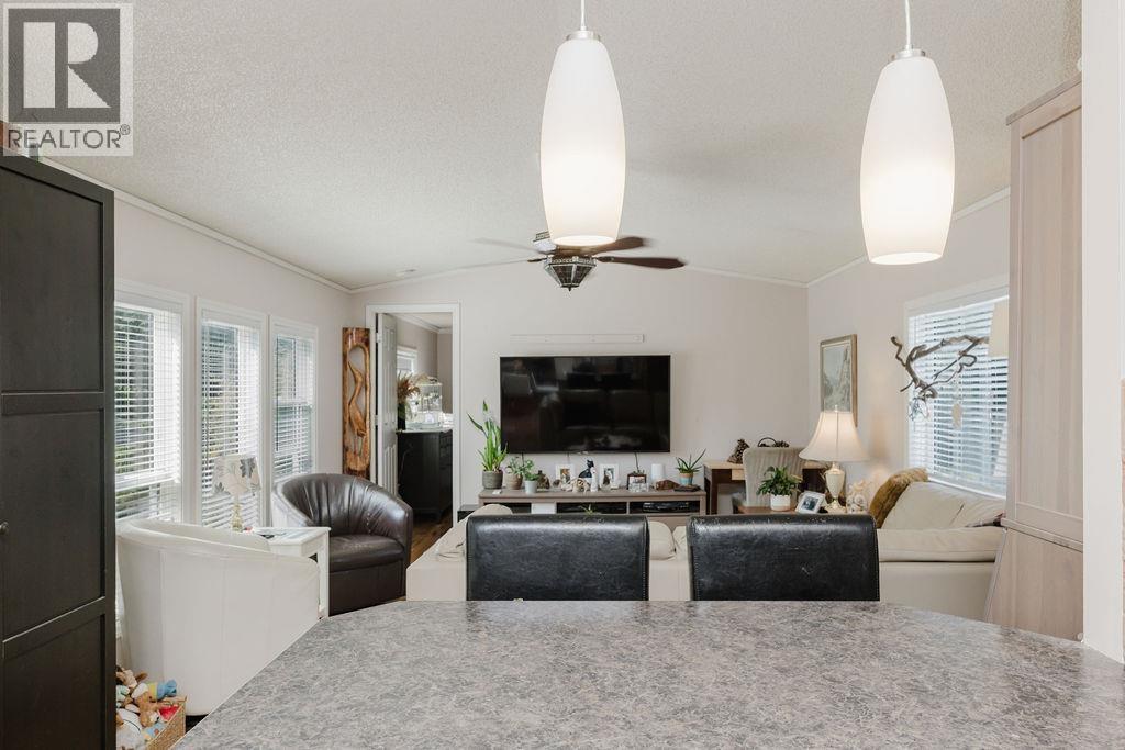 83 1413 SUNSHINE COAST HIGHWAY, Gibsons