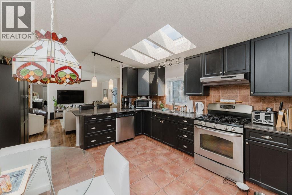 83 1413 SUNSHINE COAST HIGHWAY, Gibsons
