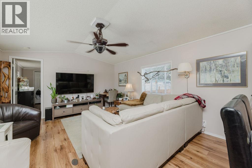 83 1413 SUNSHINE COAST HIGHWAY, Gibsons