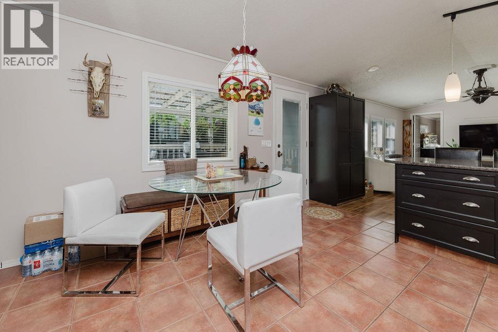 83 1413 SUNSHINE COAST HIGHWAY, Gibsons