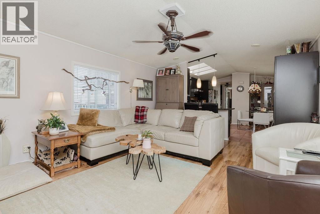 83 1413 SUNSHINE COAST HIGHWAY, Gibsons