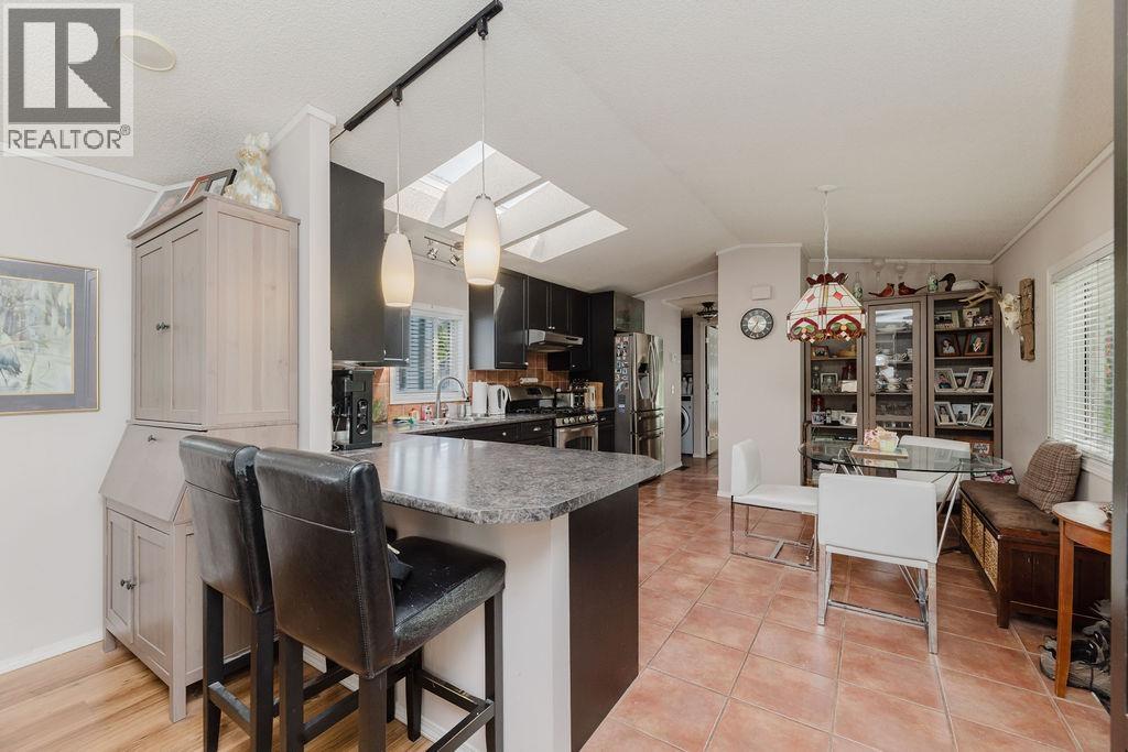 83 1413 SUNSHINE COAST HIGHWAY, Gibsons